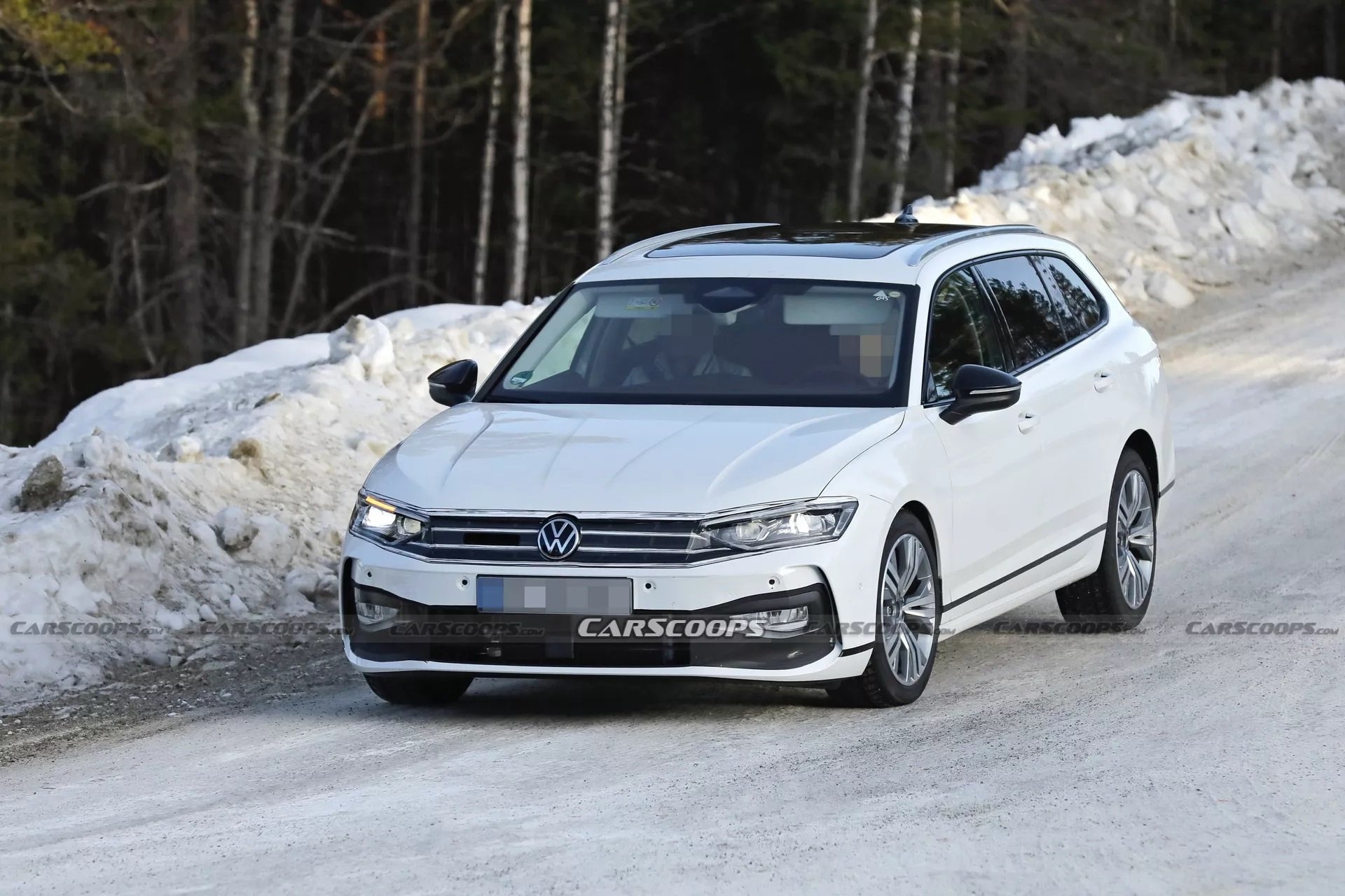 20230317_vwp_2024-VW-Passat-Spy-Shots-1.jpg