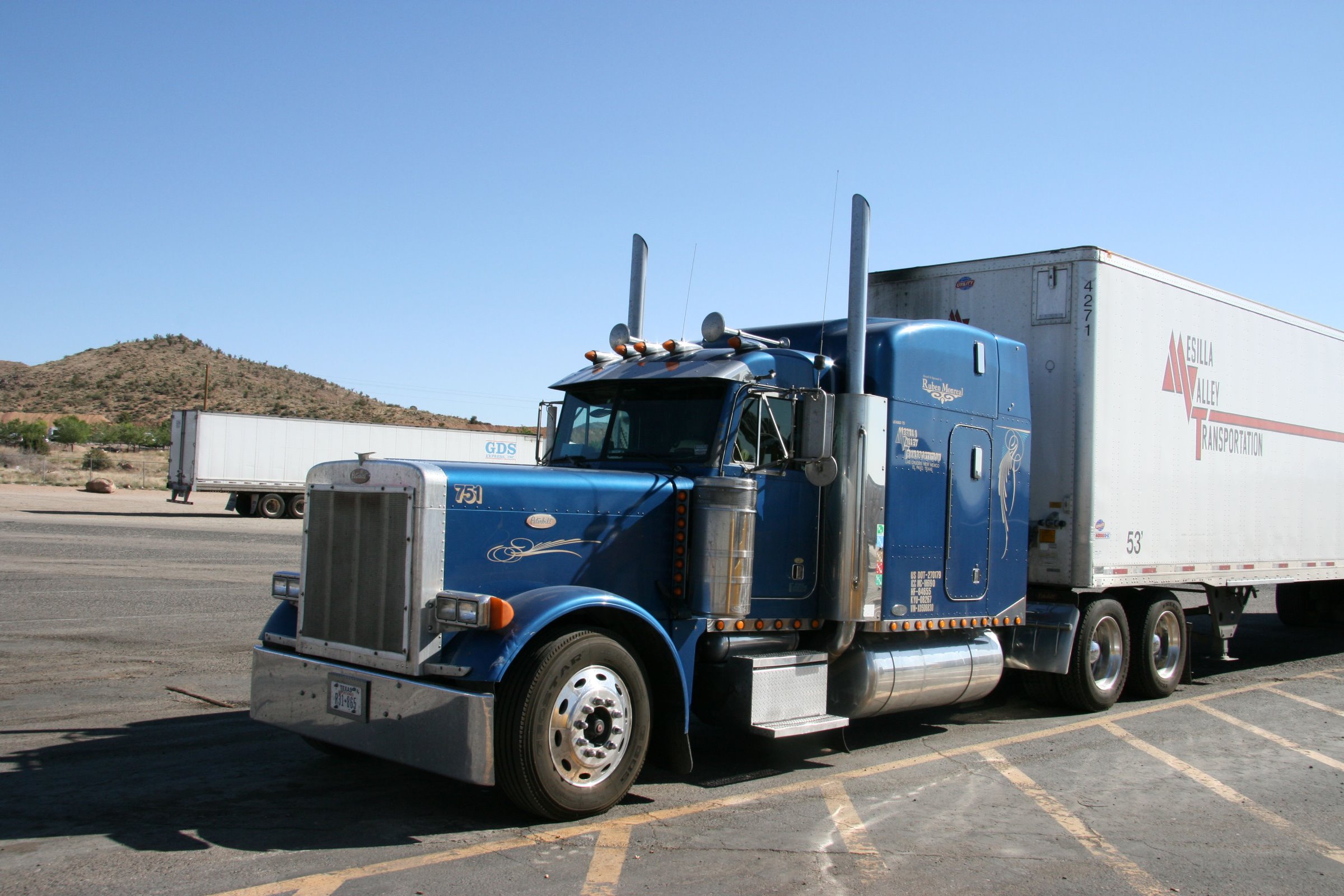 USA - 07 Station route de Seligman - Trucks - 2 mai 2008 016.JPG