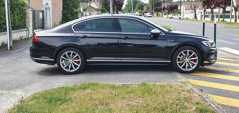 Passat B8 R Line Noir VT.jpg