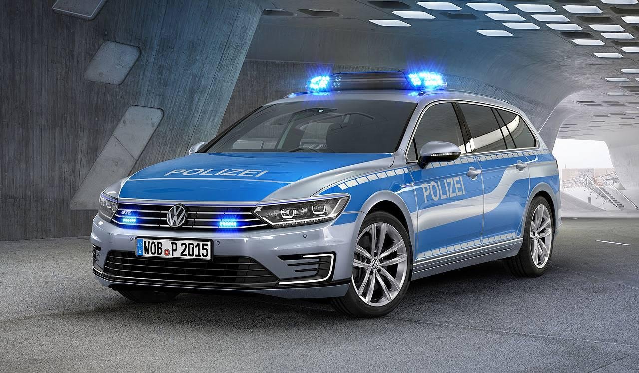 2015-volkswagen-passat-gte-plug-in-hybrid-german-police-01.jpg